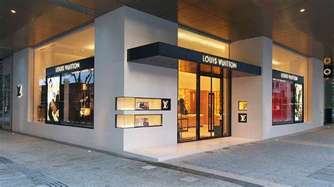 louis vuitton athens website.